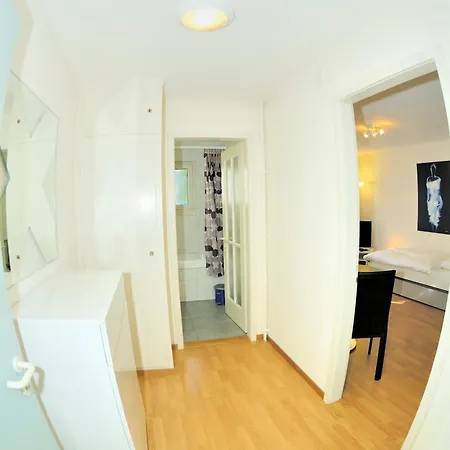 In The Heart Of - Crown 24 Daire Zürih