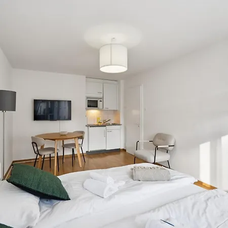 In The Heart Of - Crown 24 * زيورخ